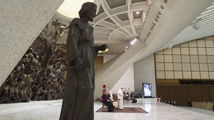 La statue de Jésus Divin Ouvrier, exposée dans la salle Paul VII en 2015 | DR