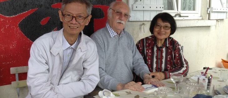 Le Père Bernard Petit (centre) a vécu une grande partie de sa vie en Asie | © Missions Etrangères de Paris 