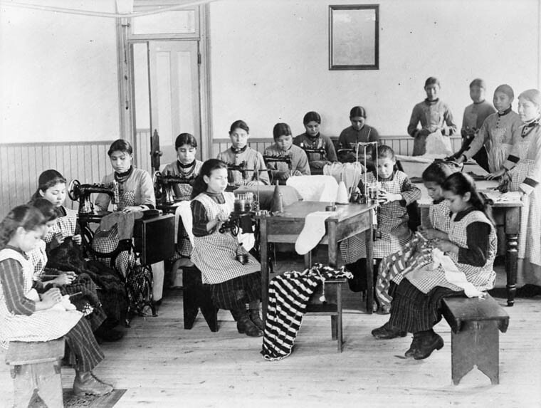 Pendant plus d'un siècle, des enfants des Premières Nations du Canada ont été placés de force dans des pensionnats | © Library Archives Canada/Flickr/CC BY 2.0