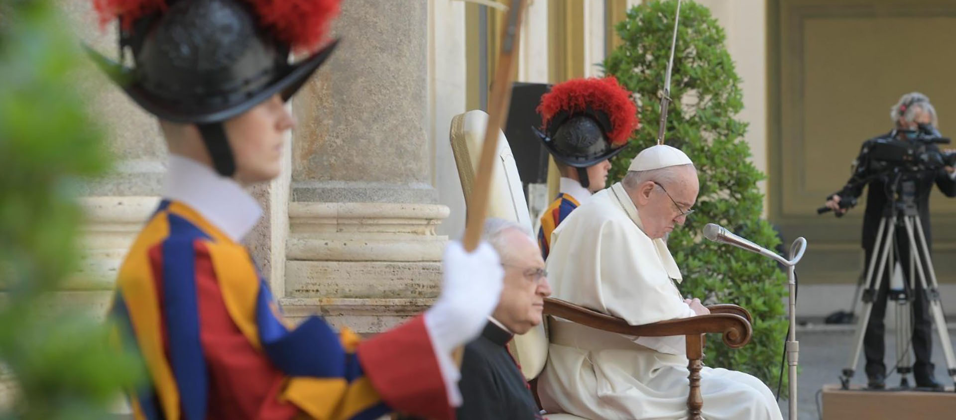 «Chacun de nous peut dire: Jésus, sur la croix, a prié pour moi", a affirmé le pape lors de l'audience générale | © Vatican Media 
