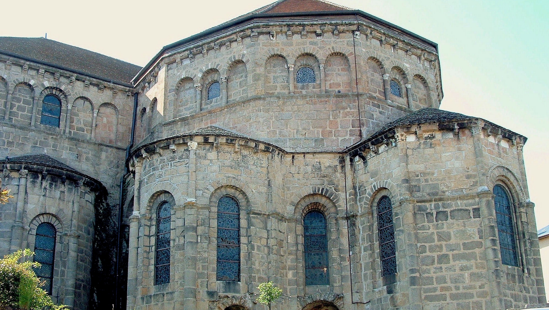 L'église abbatiale de Solignac remonte au XIIe siècle | wikimedia commons Mossot CC-BY-2.0