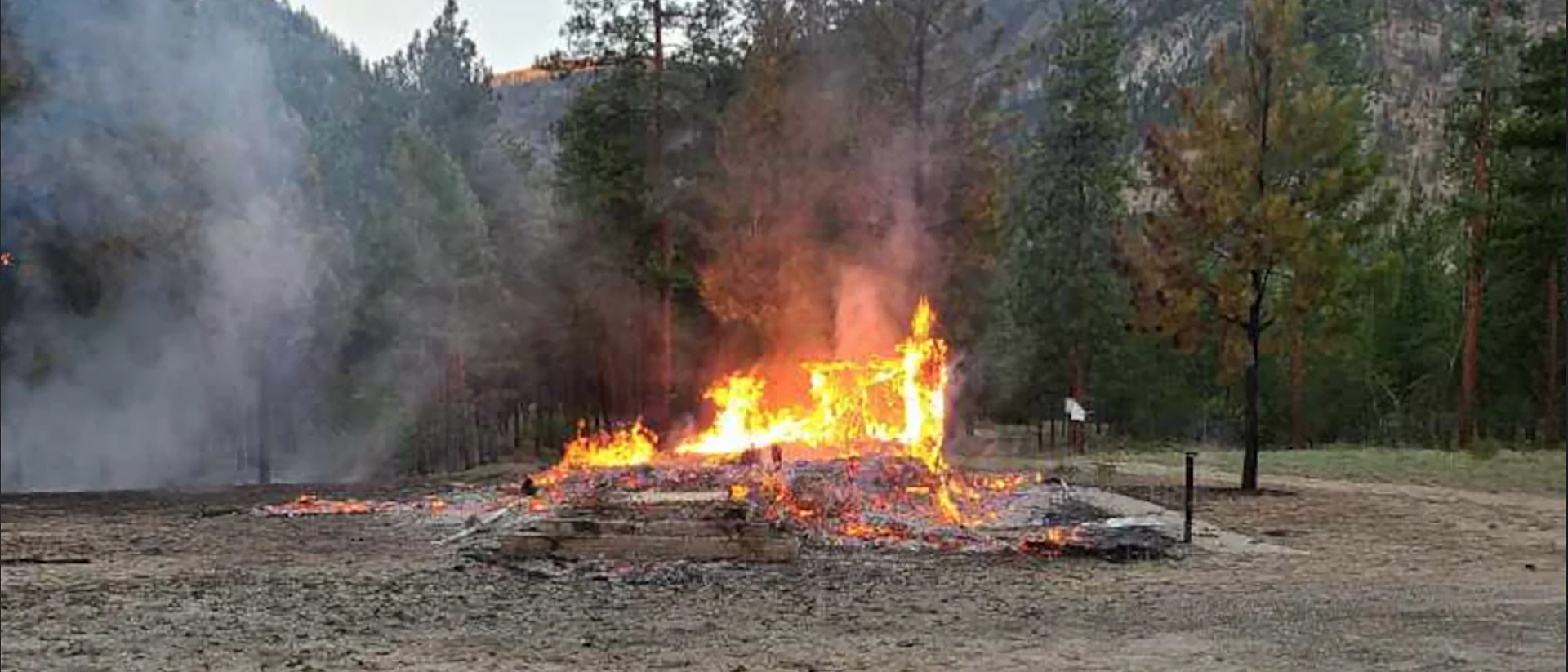 Un incendie a détruit l'église Chopaka sur les terres de la communauté de Lower Similkameen, en Colombie-Britannique (Canada) | © Keith Crow, chef de Lower Similkameen