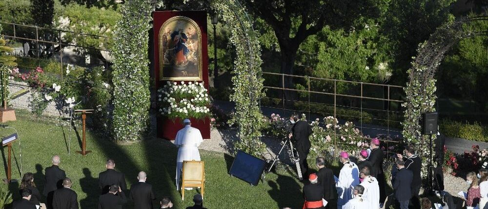 Le pape a clos le marathon de prière contre la pandémie dans les jardins du Vatican | © Vatican Media