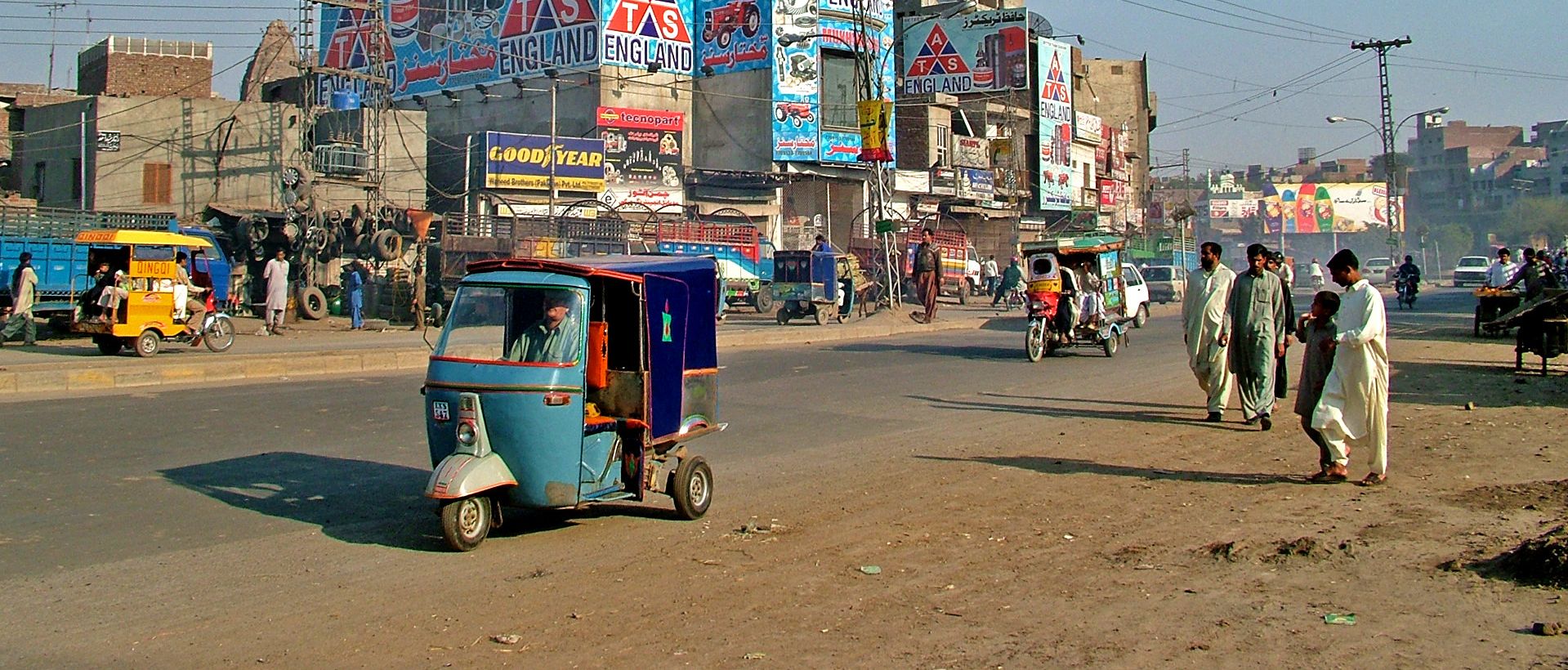 Au Pakistan, les rickshaws permettent à de nombreuses familles pauvres de gagner leur vie | © Guillem Vellut/Flickr/CC BY 2.0