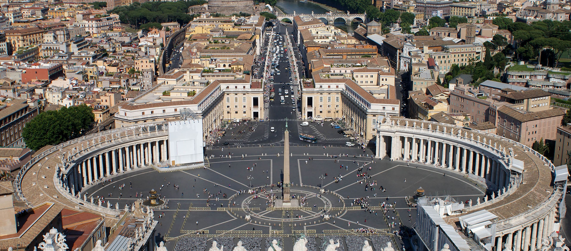 Le projet de loi italien anti-homophobie a fait réagir le Vatican | © Melchior Eltlin