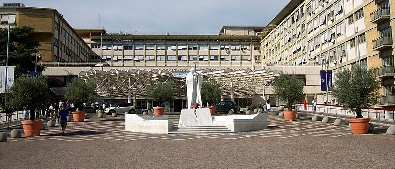 Le pape François a été opéré à l'hôpital Gemelli de Rome | © Wikimedia/Blackcat/CC BY-SA 3.0