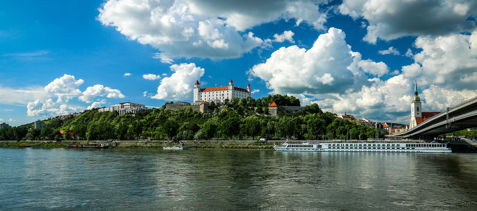 Le pape François a effectué une visite en Slovaquie du 12 au 15 septembre 2021 | photo: le château de Bratislava © Dzoko Stach/Pixabay