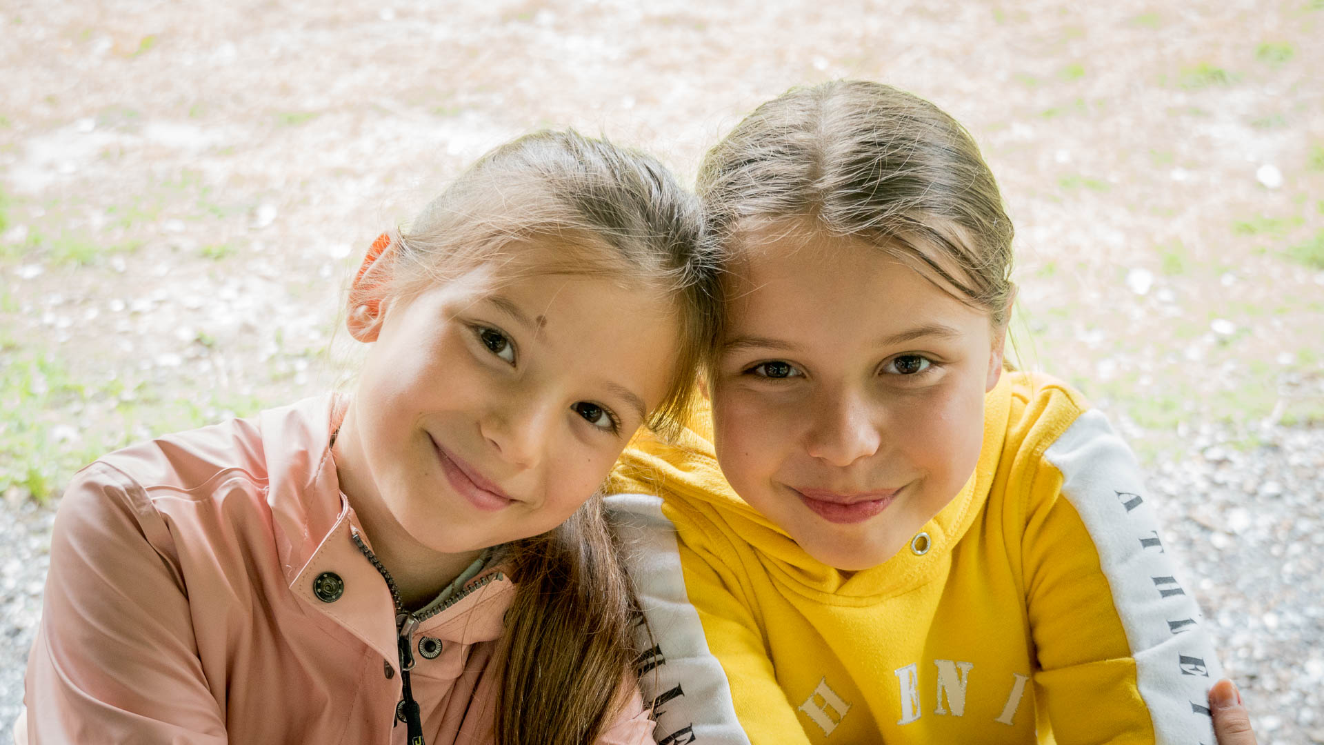 Ioana et Ema ont rencontré plein de nouveaux amis 
