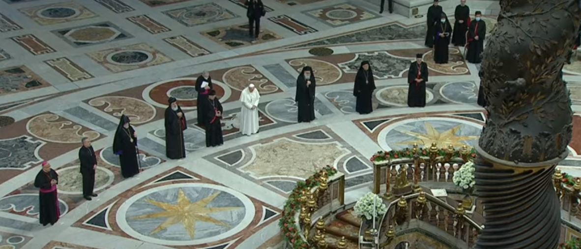 Le pape François et les responsables chrétiens libanais se sont recueillis devant le tombeau de saint Pierre | capture d'écran Vatican Media