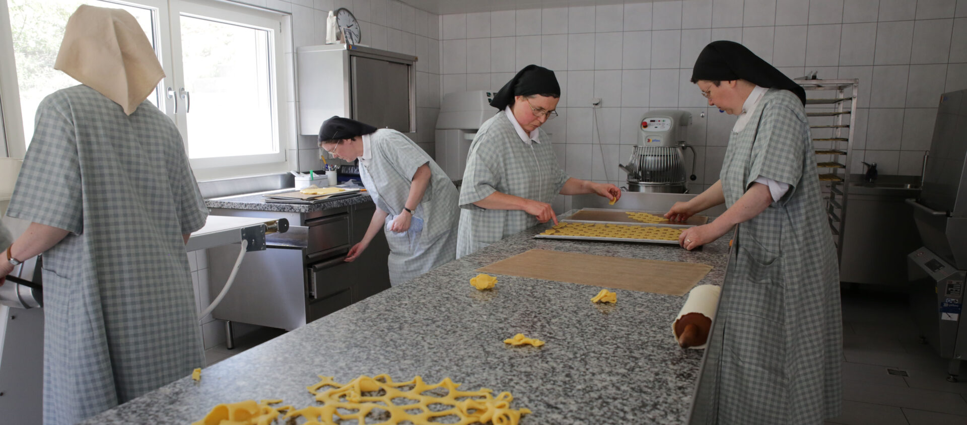 Les carmélites du Pâquier sont notamment actives dans la fabrication de biscuits | © Bernard Hallet