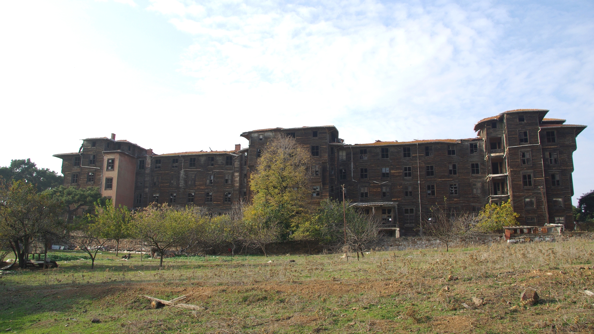 L'orphelinat de l'île des Princes à Istanbul menace ruine | wikimedia commons | wikimedia commons Karsten Wentink CC-BY-SA-2.0