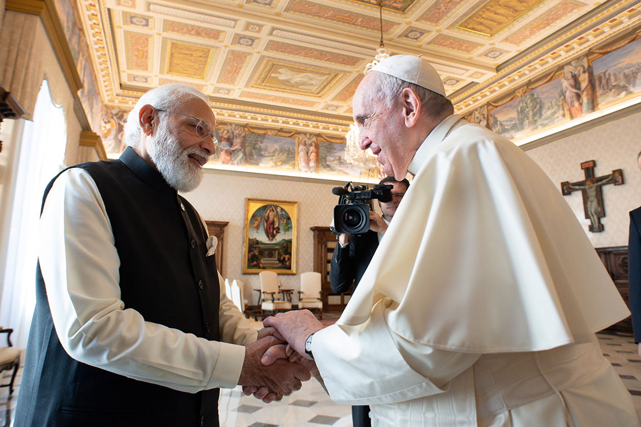 Le pape et le premier ministre indien se sont rencontrés en amont du G20 | © Keystone/Vatican Media via AP