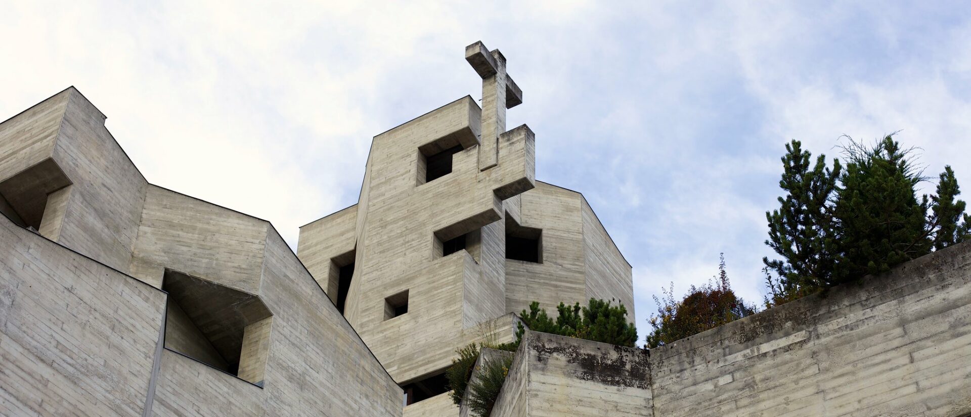 L'église d'Hérémence (VS) est l'oeuvre de l'architecte Walter Maria Förderer | © Maxime Schwarz/Flickr/CC BY-NC-ND 2.0