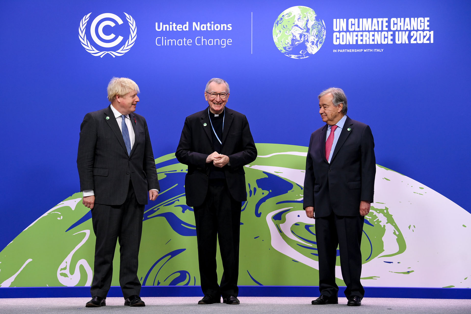 La cardinal Pietro Parolin entre Boris Johnson et Antonio Guterres, secrétaire général de l'ONU | © Flickr/Karwai Tang/ UK Government/ CC BY-NC-ND 2.0 