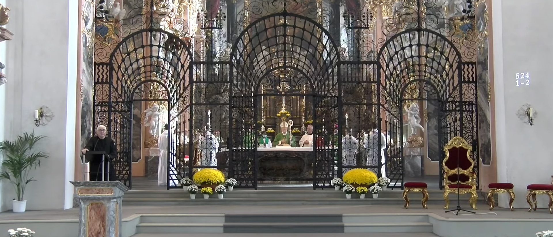 Le cardinal Parolin a célébré la messe à Einsiedeln | © Ueli Abt