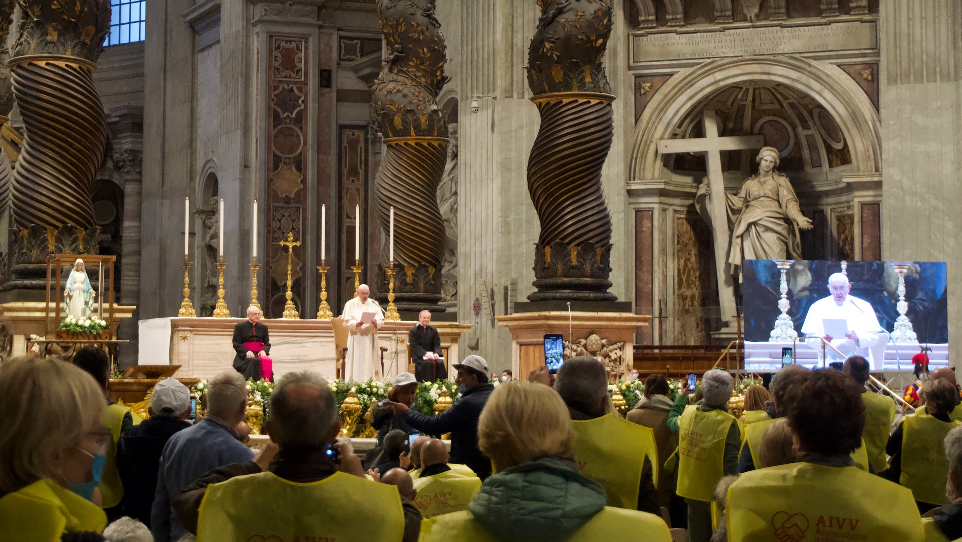Les pèlerins de la médaille miraculeuse à la basilique Saint-Pierre | I.MEDIA