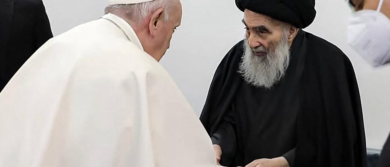 2021 a vu la rencontre historique entre le pape François et l'ayatollah irakien Ali al-Sistani | © KEYSTONE/Ayatollah Sistani's Media Office