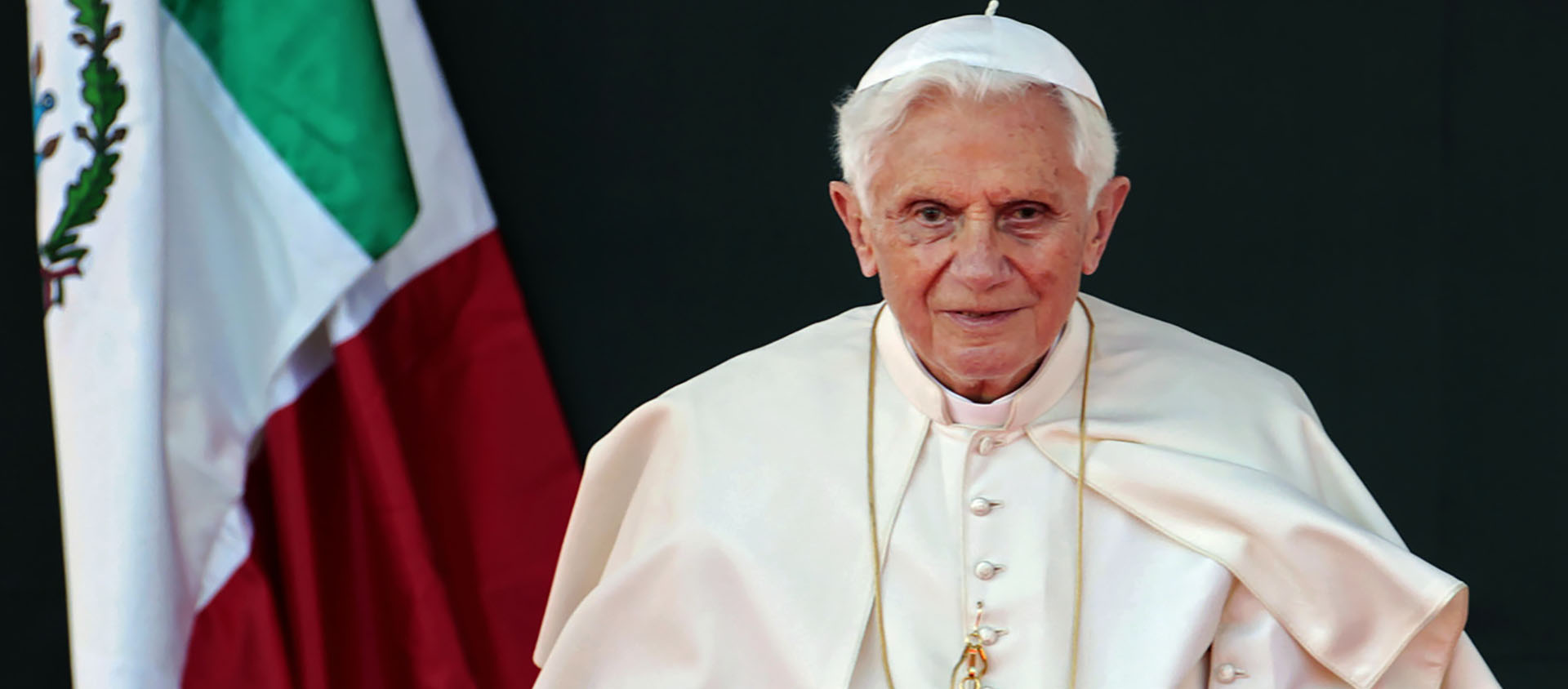 Contrairement à son témoignage initial, Benoît XVI reconnaît désormais avoir participé à une réunion en 1980 où le cas d'un prêtre pédophile avait été étudié | © Keystone/AP/Gregorio Borgia