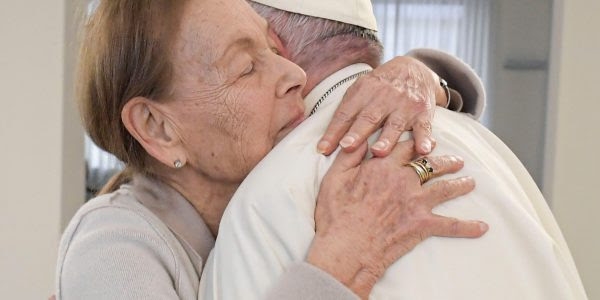 Le pape François et Edith Bruck | © Vatican media 