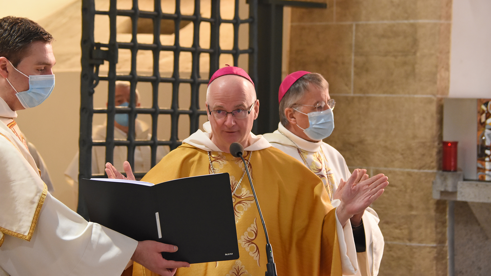 Mgr Charles Morerod a présidé la profession solennelle de Frère Alexandre Frezzato, le 12 février 2022 à l’église du monastère des dominicaines à Estavayer-le-Lac | © Grégory Roth