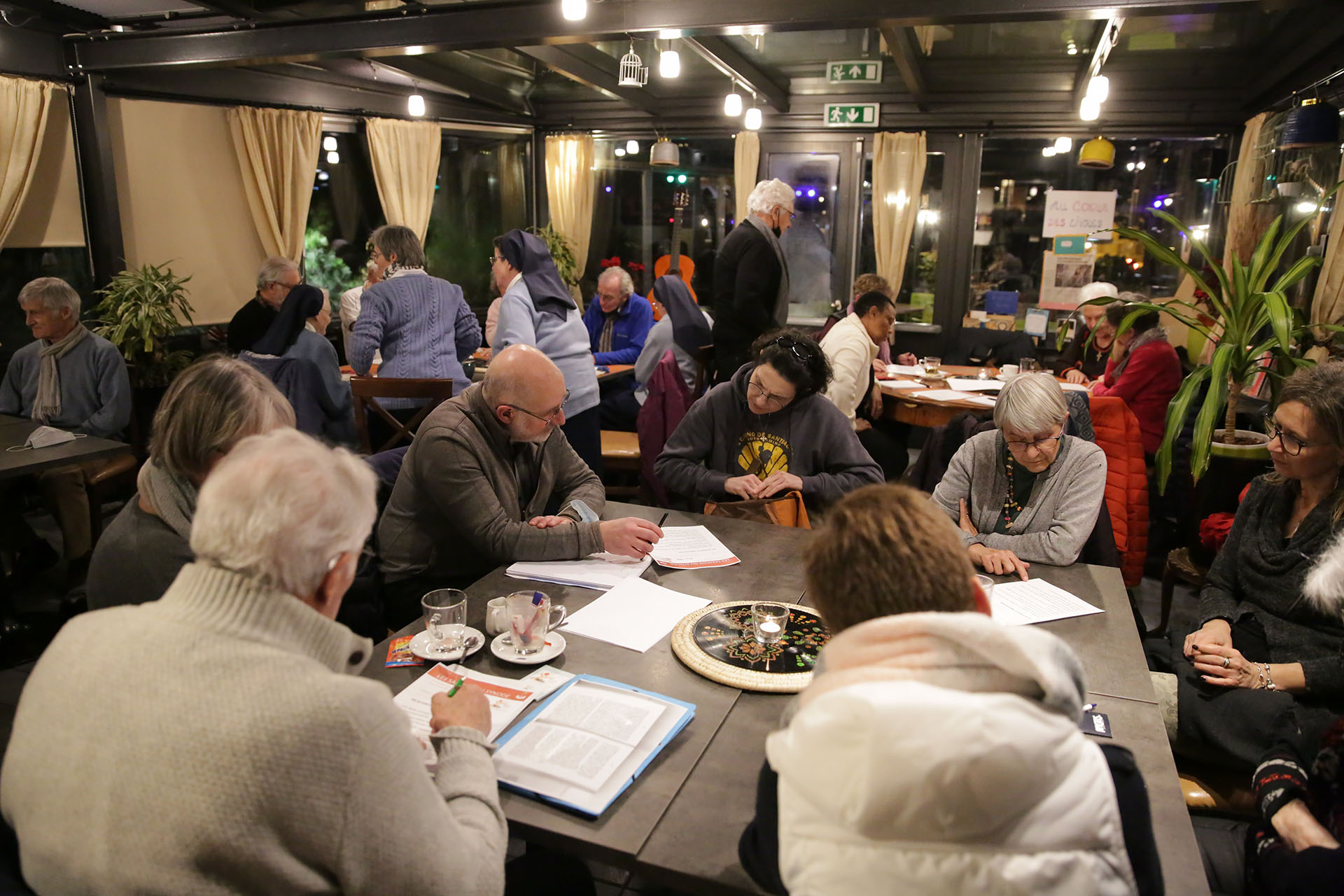 Une trentaine de personnes ont participé à la réunion synodale au restaurant le "Verso l'Alto" à Sion | © Bernard Hallet