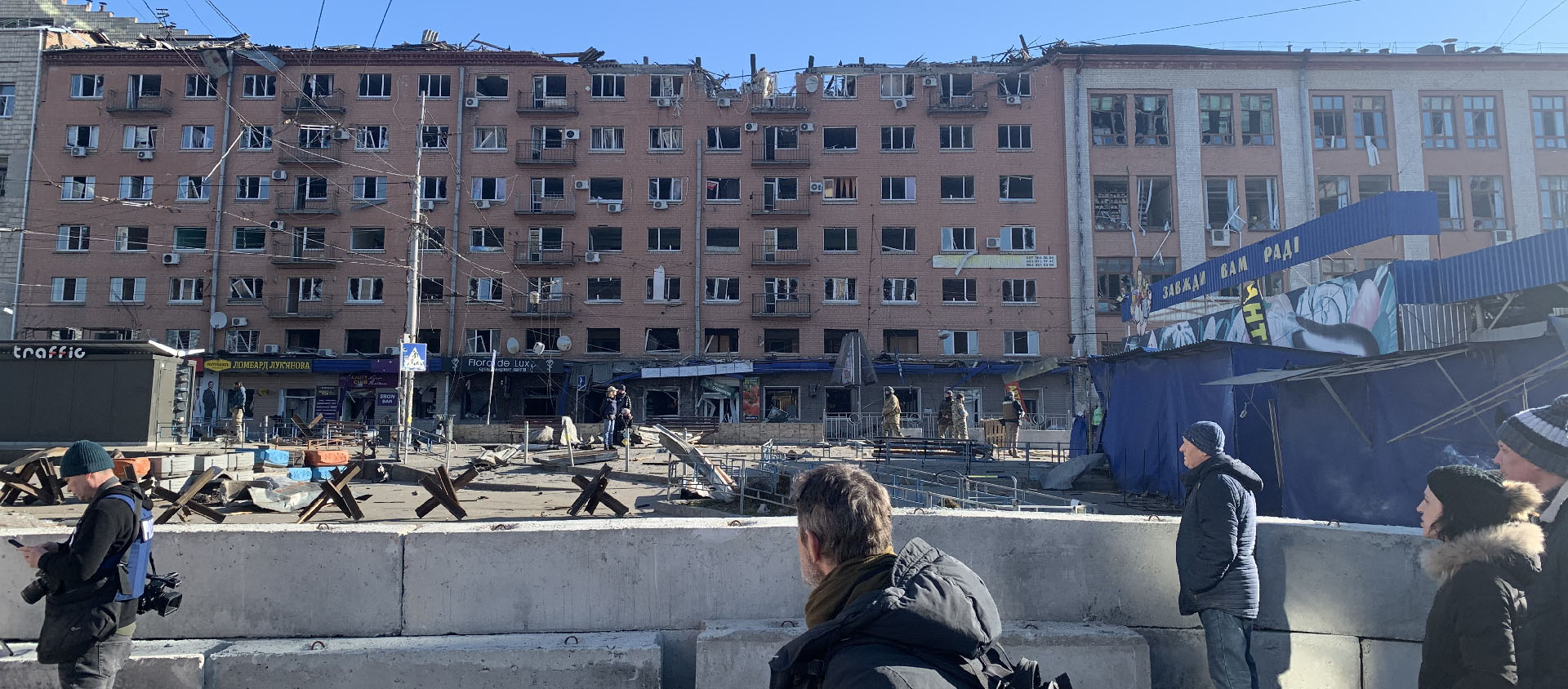 Les roquettes ont touché les bâtiments voisins du prieuré de La Mère de Dieu, au centre de Kiev. Toutes les vitres sont soufflées à des centaines de mètres à la ronde | © Jaroslav Crawiec