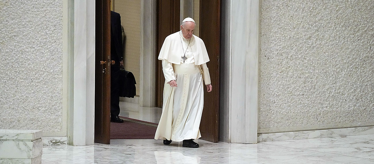 Problèmes de santé, abus sexuels, réformes, justice, le pape n'est pas au bout de ses peines | © Keystone/AP Photo/Gregorio Borgia