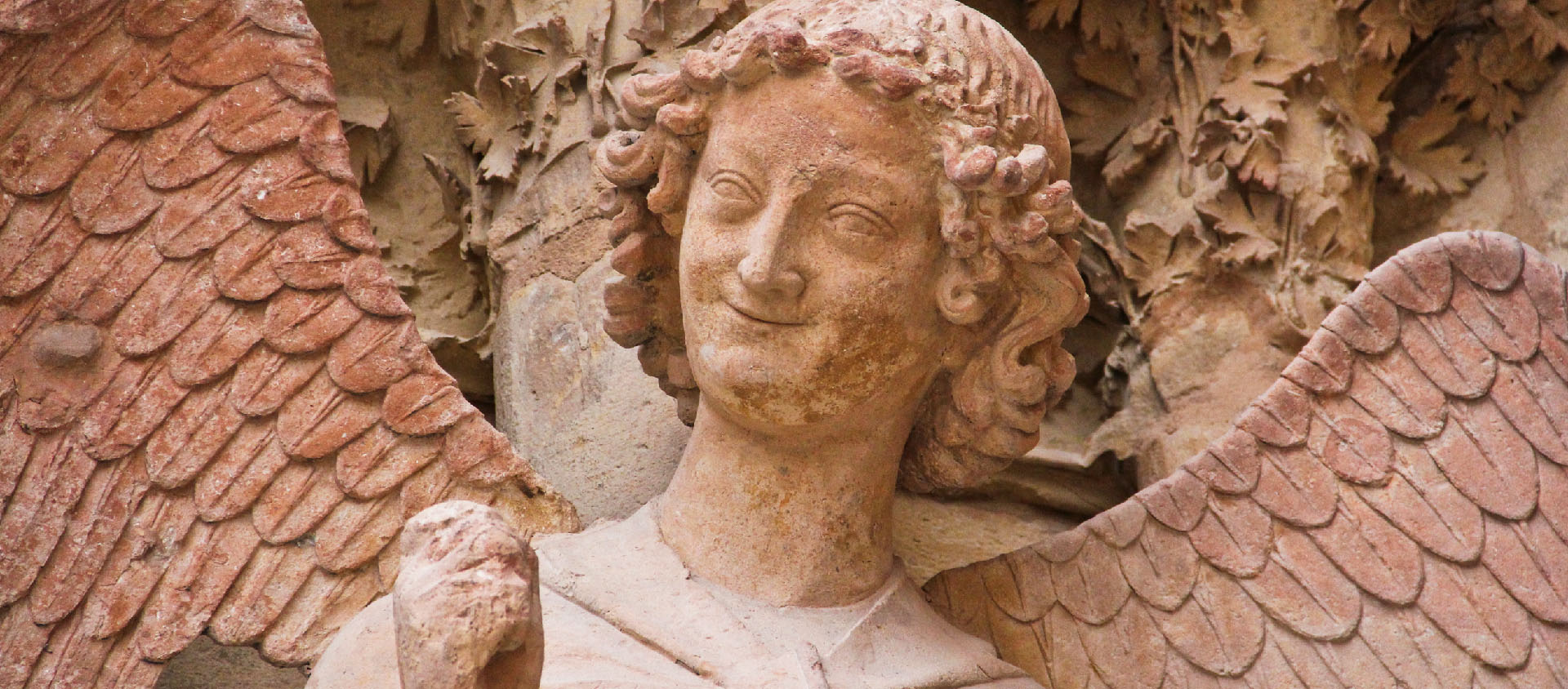 L'ange au sourire, statue présente sur la Cathédrale de Reims | © Eric Santos/Wikipedia Commons/CC BY 3.0