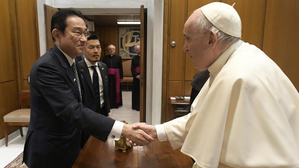 Le pape a reçu le Premier ministre japonais Fumio Kishida au Vatican le 4 mai 2022 | © Vatican Media