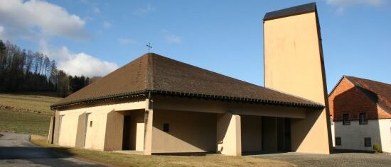 L'église de Cheiry (FR) est l'oeuvre de l'architecte Jacques Dumas | © paroisse de Surpierre