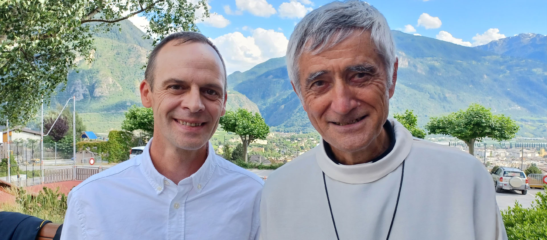 Philippe Eltschinger, fraichement ordonné diacre et Mgr Jean-Marie Lovey | © Bernard Litzler