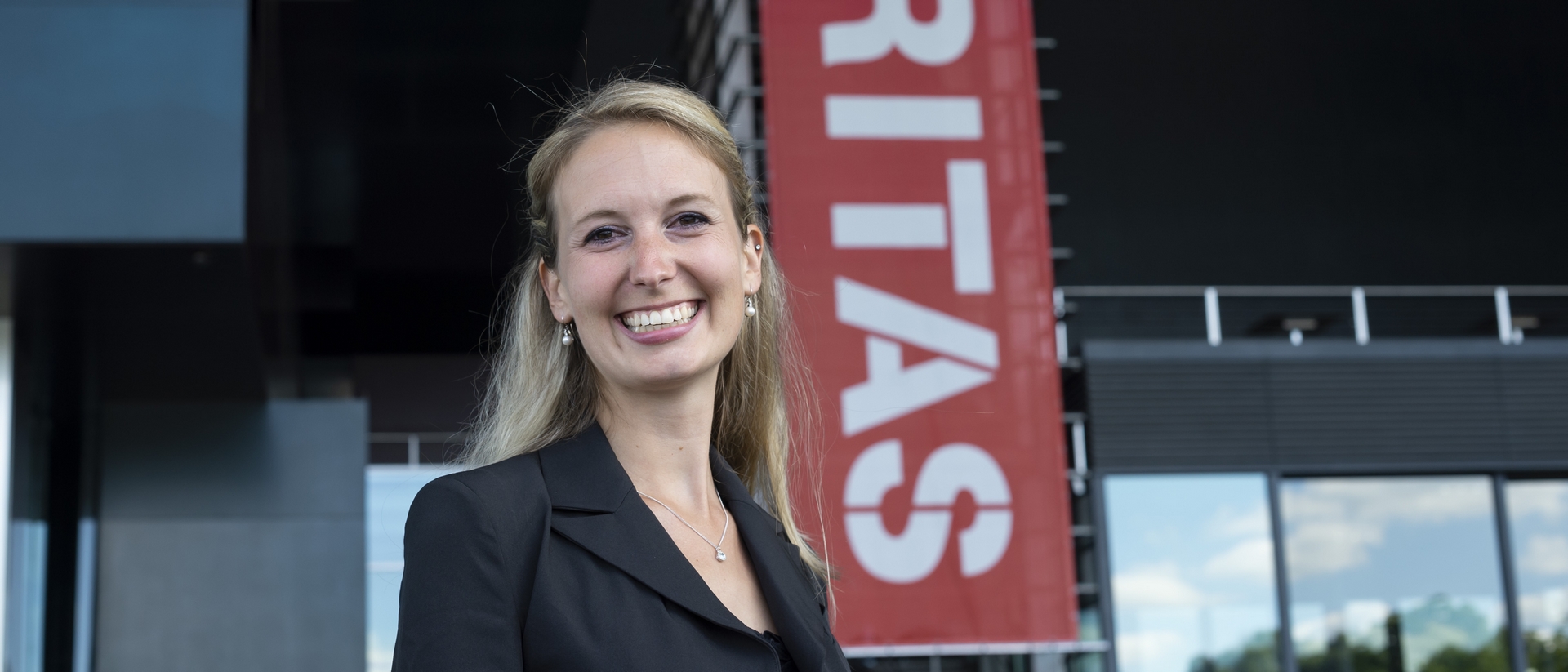 Lea Hungerbühler, fondatirce d'Asylex.lauréate du Prix Caritas 2022 | Priska Ketterer/Caritas Suisse 