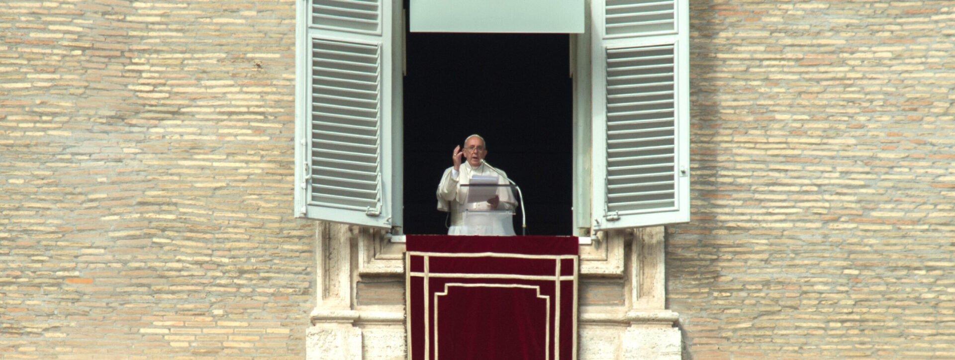 Le pape François a prononcé l'Angélus à la fenêtre des appartements pontificaux | photo d'illustration © Catholic Church in England and Wales/Flickr/CC BY-NC-ND 2.0