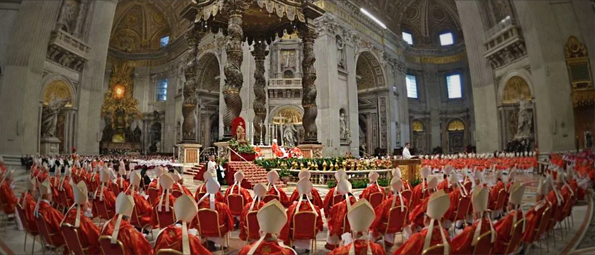 Des cardinaux assistent à la messe dans la basilique St-Pierre de Rome | © I.Media