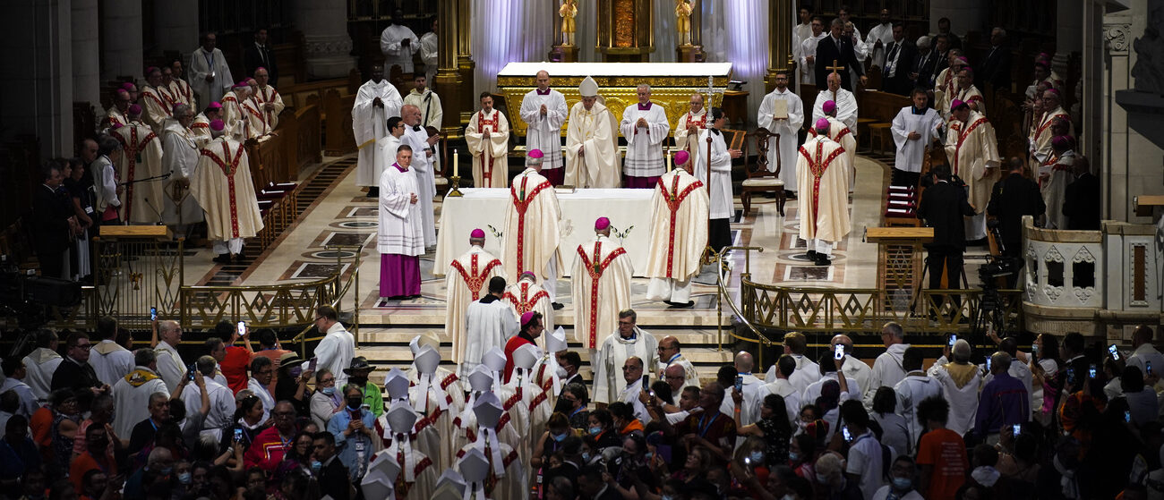 Le pape François a célébré une messe de la réconciliation en présence de nombreux autochtones du Canada, le 28 juillet 2022, à Québec | © AP Photo/John Locher/Keystone