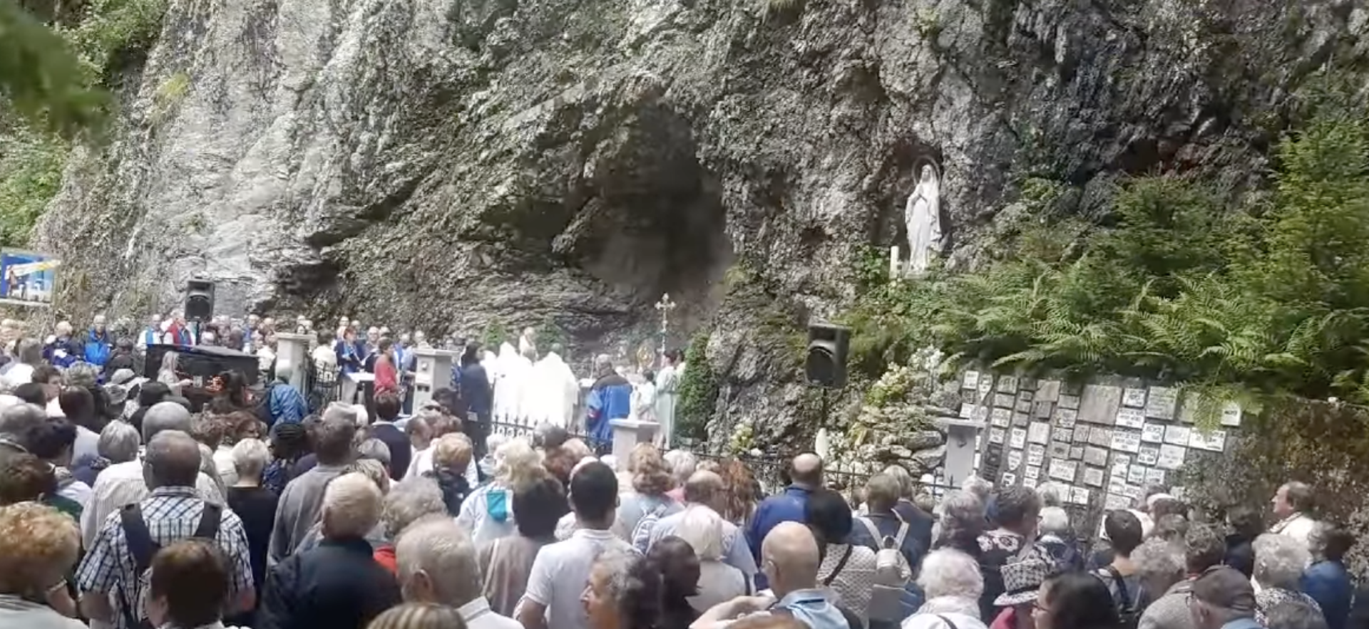 Le pèlerinage de la grotte de Lourdes à Grandvillard (FR) en 2019 | capture d'écran YouTube (heroslocaux.ch)