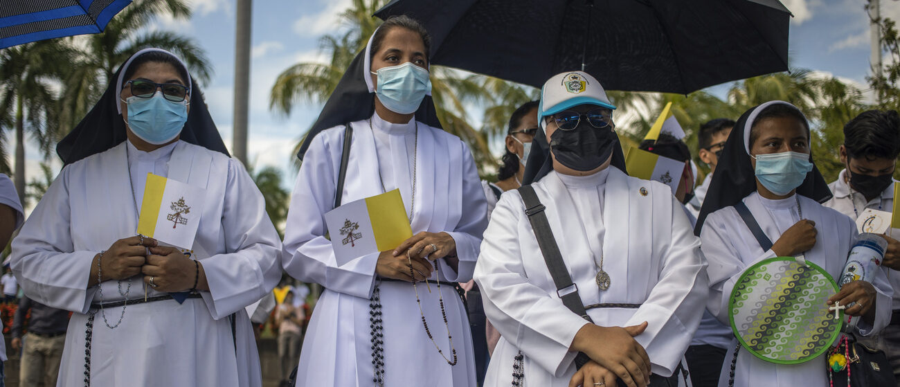 Des religieuses prennent part à une procession non autorisée par le pouvoir, le 13 août 2022, à Managua (Nicaragua) | © AP Photos/Keystone