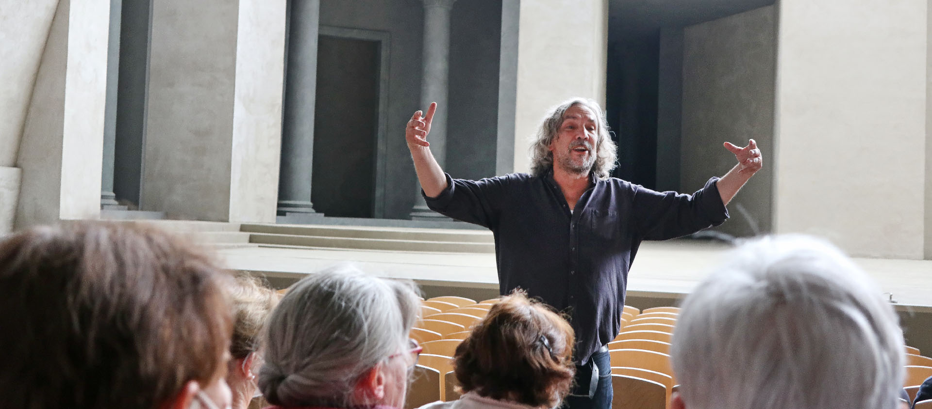 Le metteur en scène Christian Stückl pendant la répétition du jeu de la Passion d'Oberammergau | © Bernard Litzler