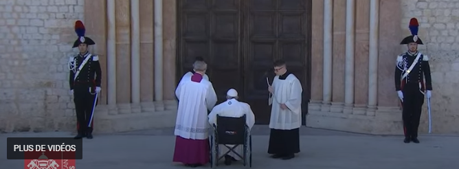L'Aquila Le pape François ouvre la Porte Sainte | youtube