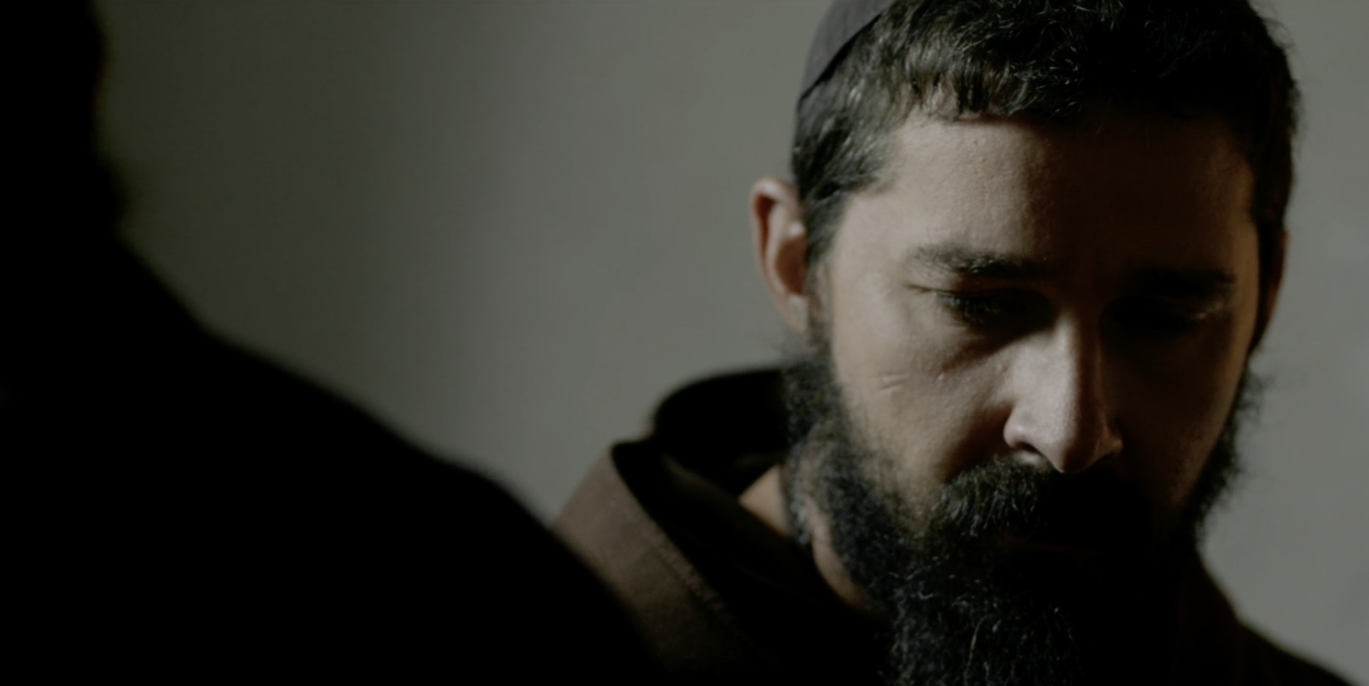 Shia LaBeouf incarne Padre Pio dans le film d'Abel Ferrara | © Capstone Global