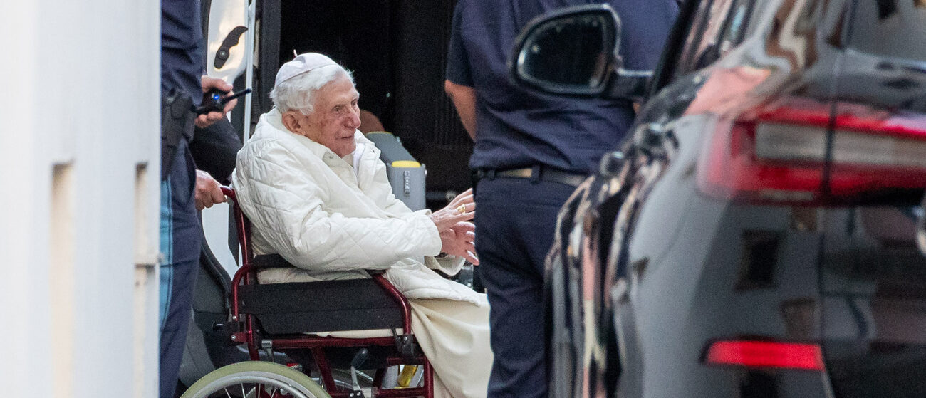 Le pape émérite Benoît XVI a encore maille à partir avec la justice | ici en 2020 © KEYSTONE/DPA/Daniel Karmann