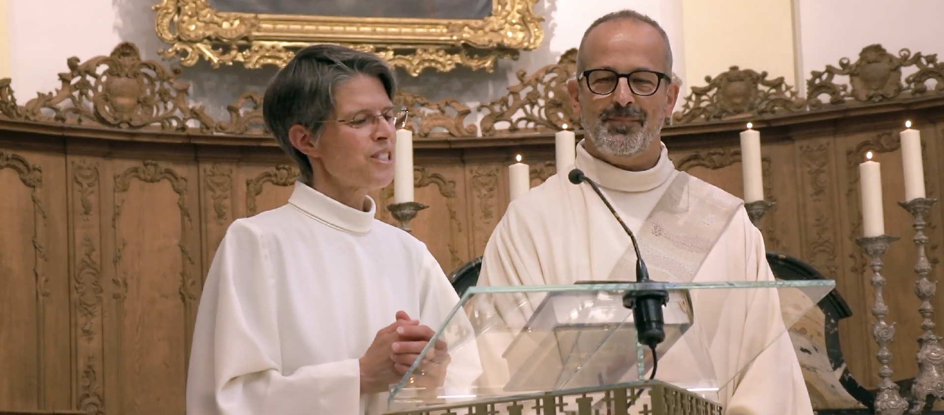 La théologienne Marie-Andrée Beurret et le diacre Didier Berret s'expriment de concert à la fin de la célébration | © Jean-Claude Boillat/capture-écran