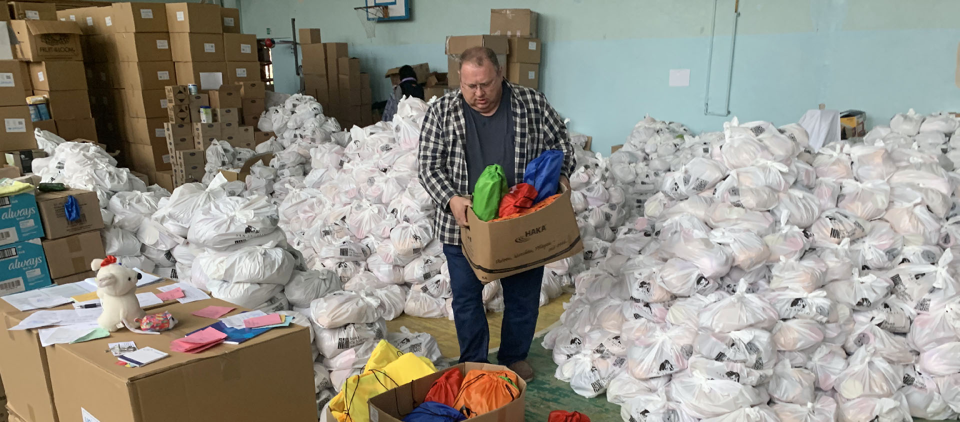 A Borodyanka, le centre d'aide humanitaire est toujours approvisionné, grâce à l'aide continue que  reçoivent les dominicains d'Ukraine | © Jaroslaw Kraviec