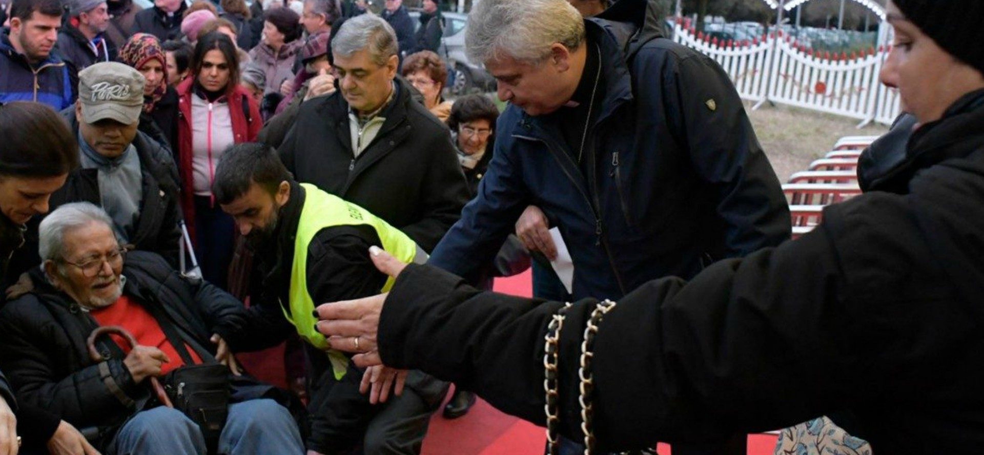 Le cardinal Krajewski s'est rendu déjà quatre fois en Ukraine pour y apporter de l'aide humanitaire et spirituelle | © Vatican Media