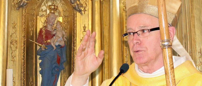 Mgr Gérard Daucourt, évêque émérite de Nanterre, a consacré un livre aux "prêtres en morceaux" | © Jura pastoral