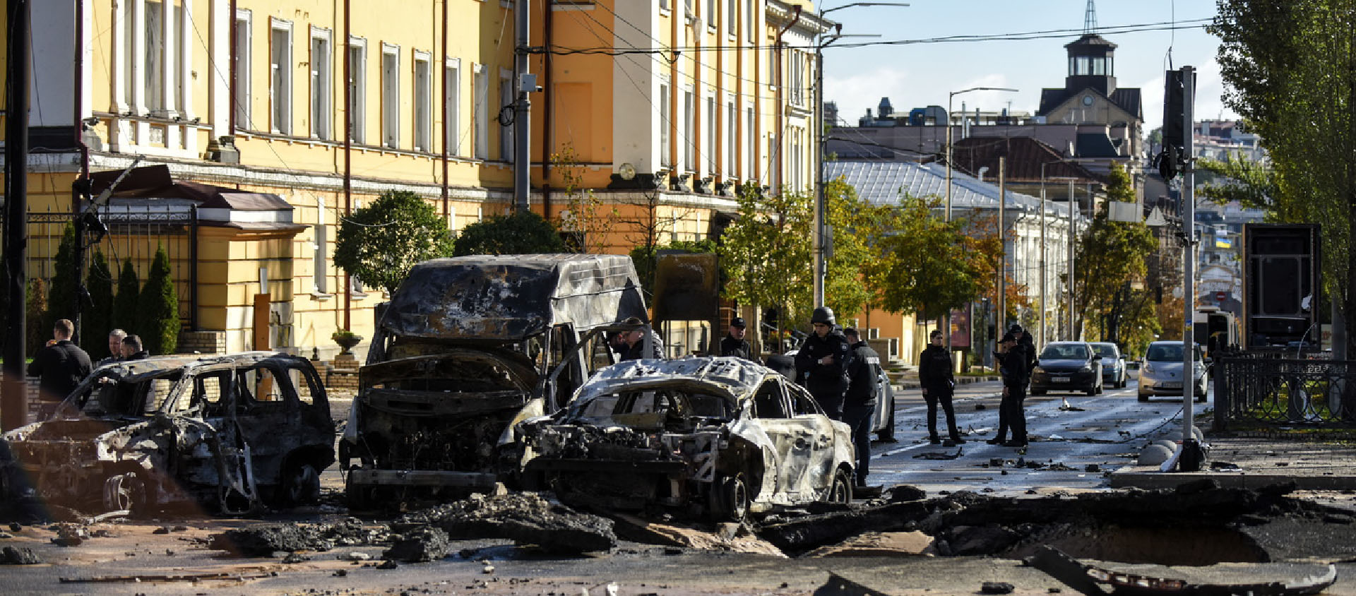Une dizaine de villes en Ukraine, dont la capitale Kiev, ont subi des tirs de roquettes de la part de l'armée russe | © Keystone/ EPA/Oleg Petrasyuk