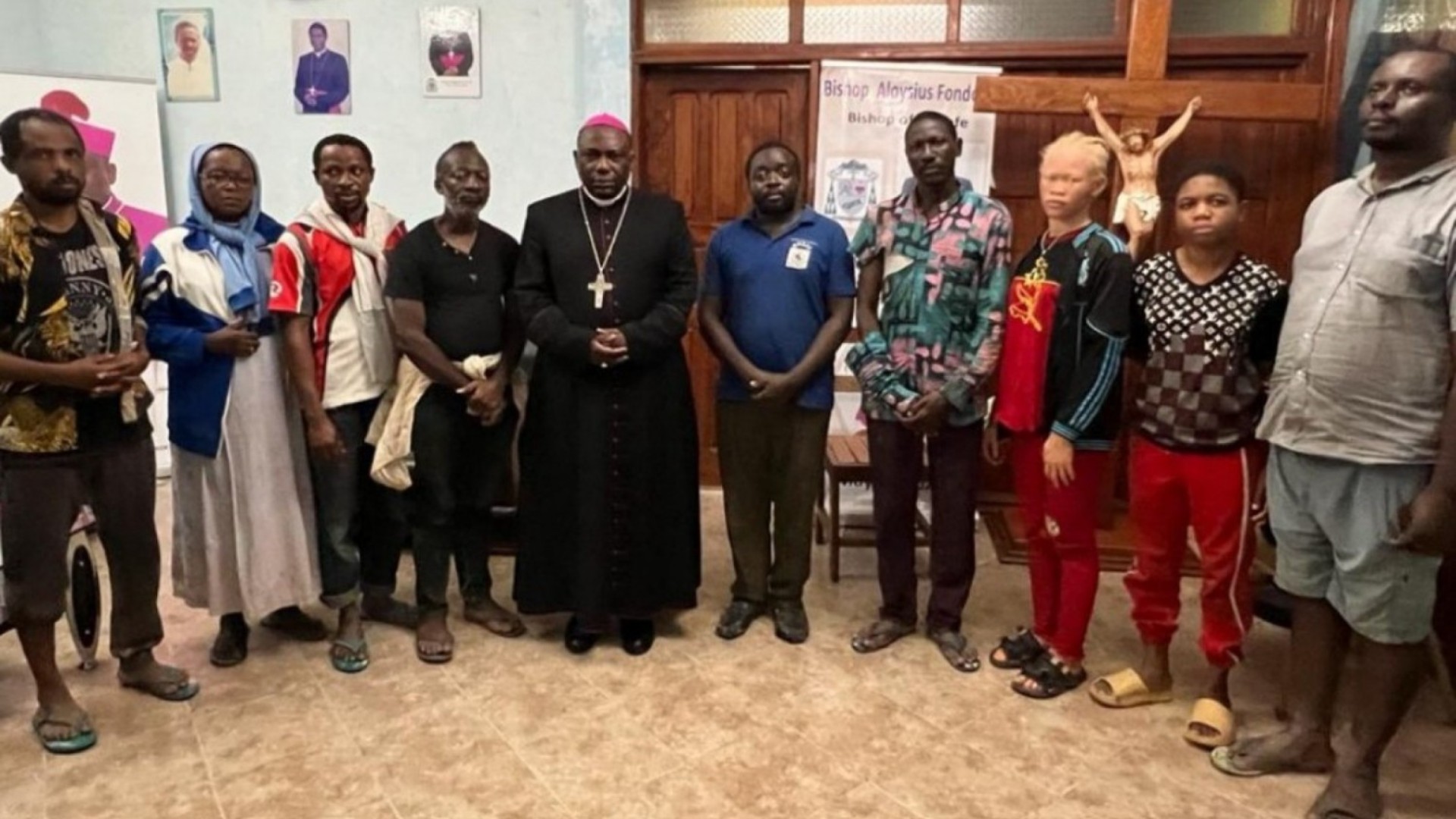 Les otages libérés par les rebelles de l'Ambazonie reçus par leur évêque | DR