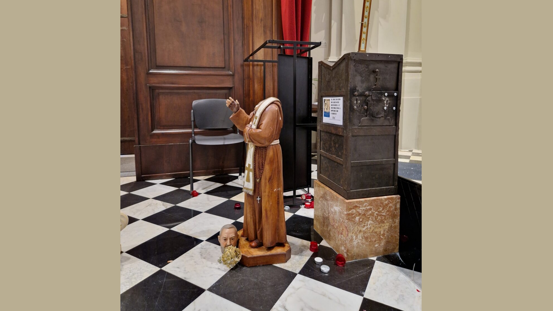 La statue du Padre Pio décapité par un vandale dans l'église San Carlo de Lugano | © catt.ch