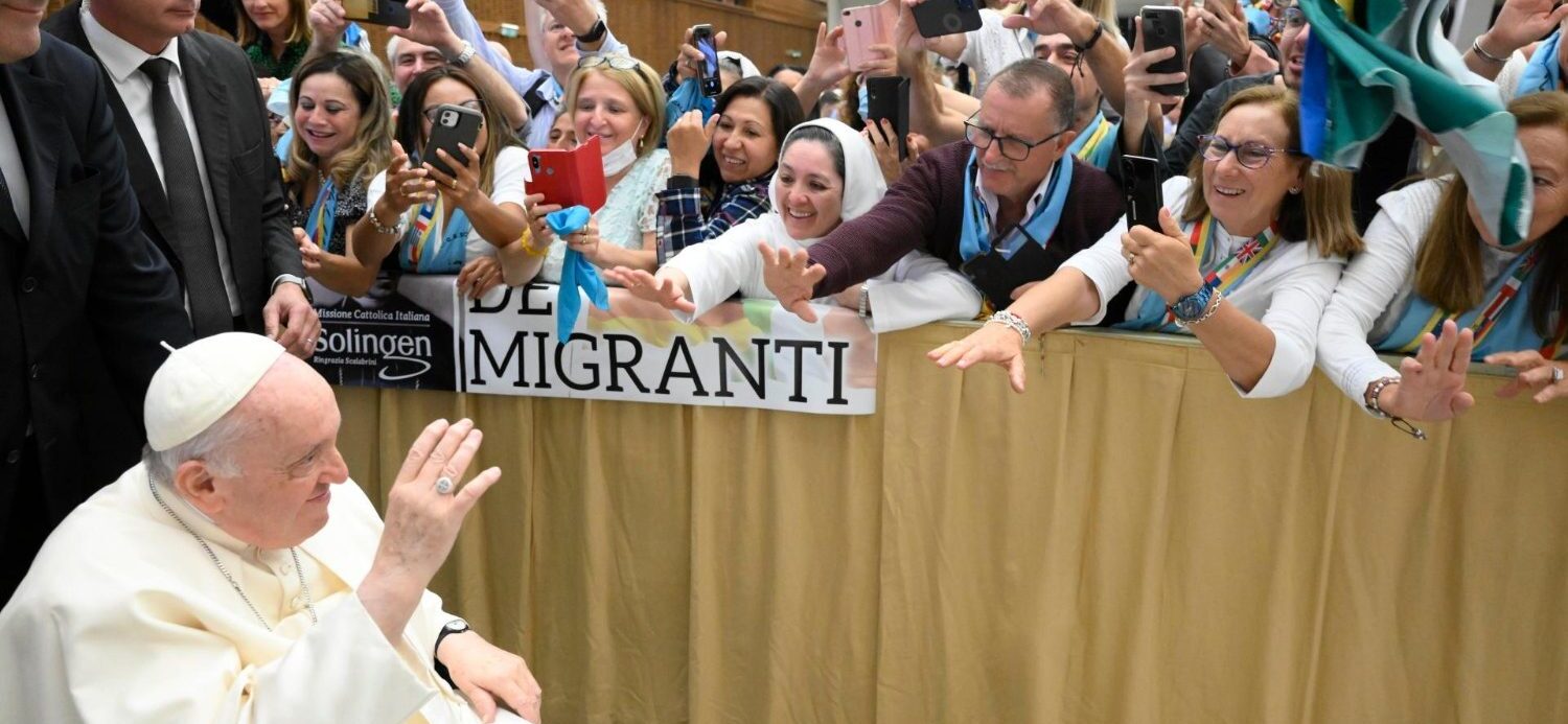 Le pape François a rencontré les pèlerins venus pour la messe de canonisation de Scalabrini, le 10 octobre 2022, en salle Paul VI du Vatican | © Vatican Media