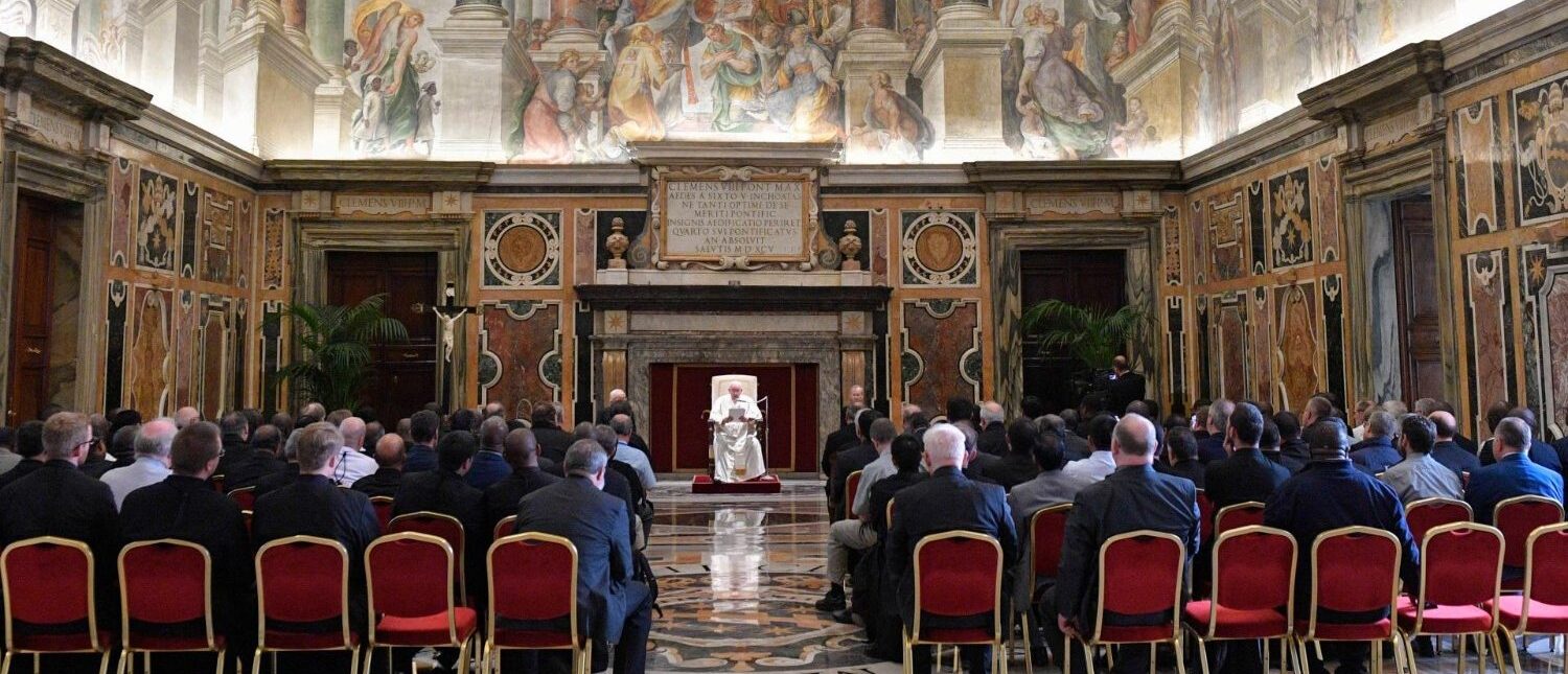 Le pape François avec les missionnaires oblats de Marie Immaculée, le 3 octobre 2022 | © Vatican Media